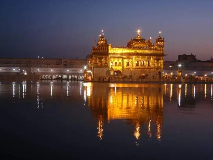 AMRITSAR OU LE SACRE GOLDEN(ਹਰਿਮੰਦਰ ਸਾਹਿਬ)…