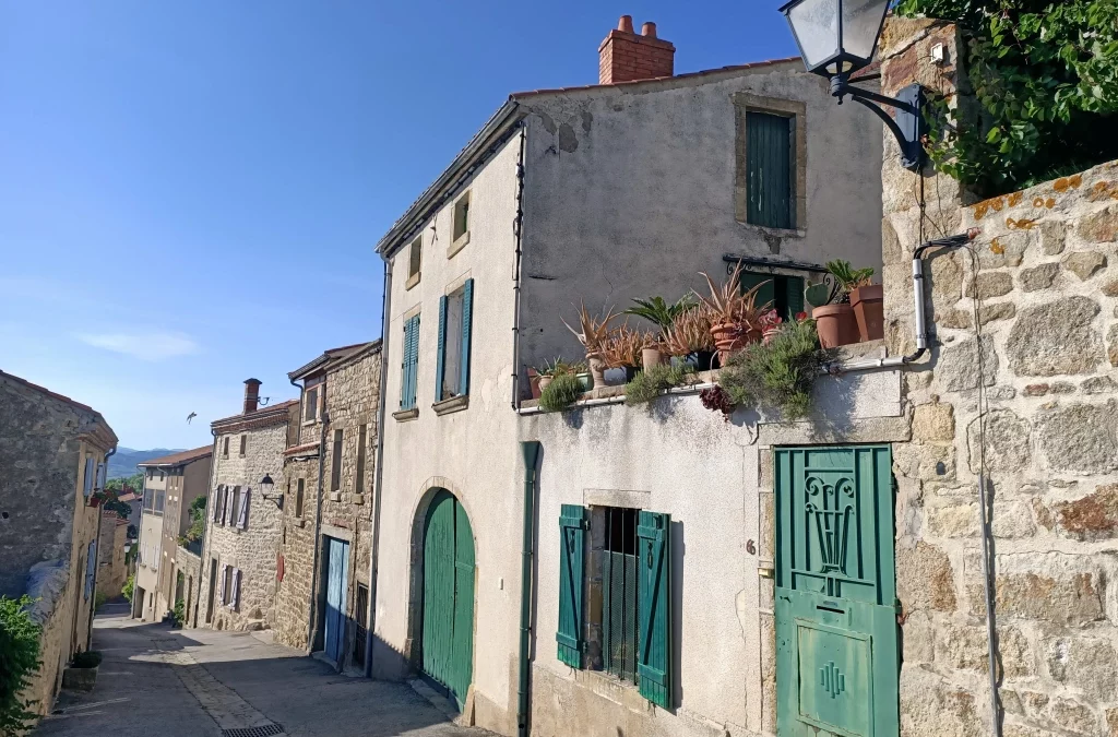 Les villages à voir autour de Clermont Ferrand -Auvergne (Puy de Dôme)